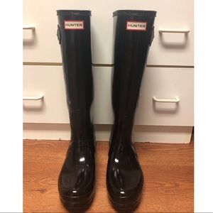 Tall gloss Hunter boots size 9